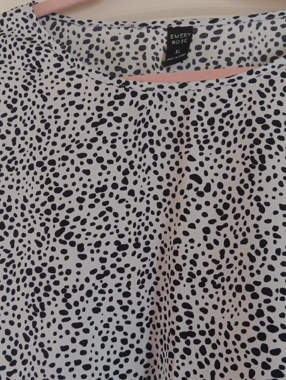 Short Sleeve Crewneck Top in Black Speckle on White - Picture 3 of 3